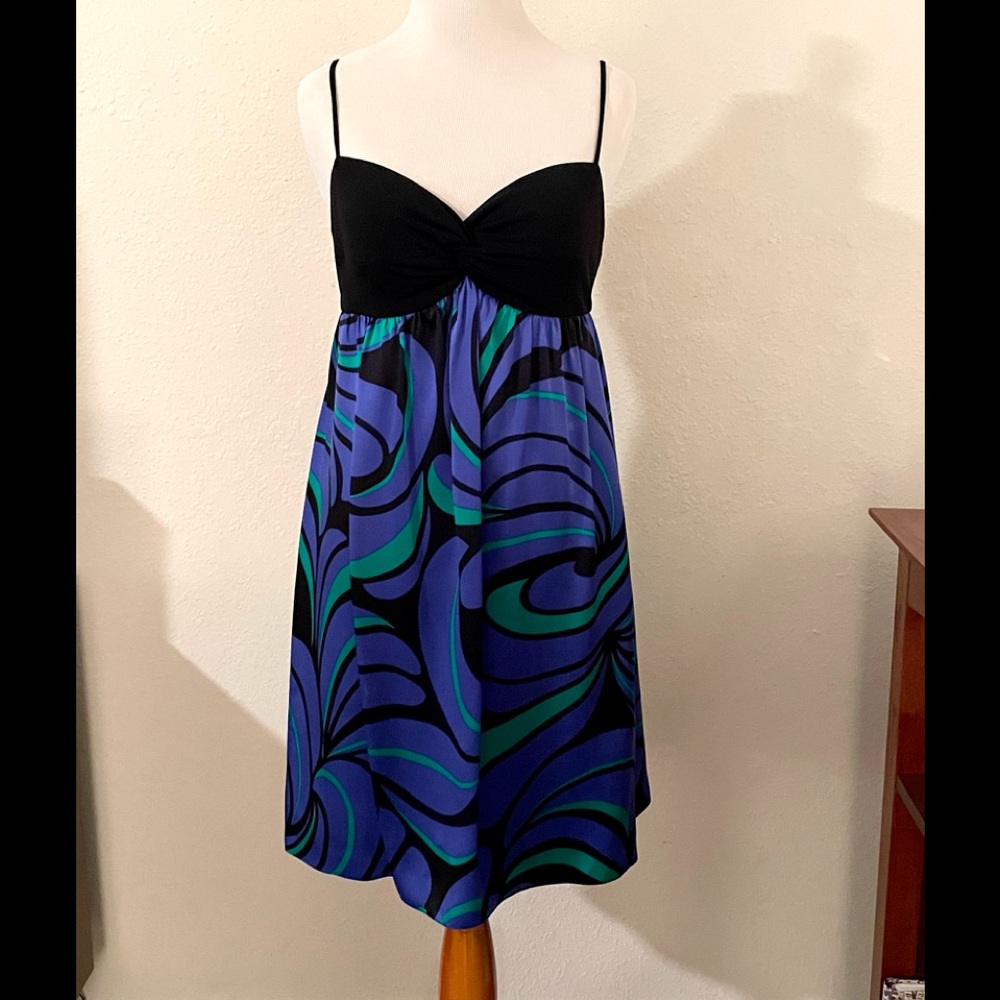 ✨Maggie London elegant, mini dress✨